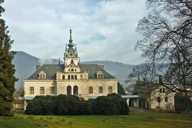 Velké Březno Castle